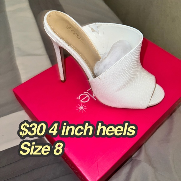 Shoe Dazzle Shoes - White Sandals